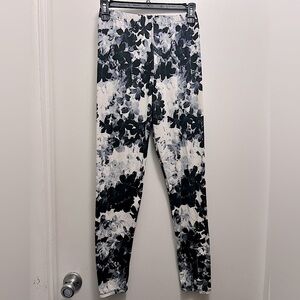 Black and White Floral Leggings from Amazon, Size medium